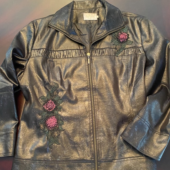 Vintage Black & Embroidered Jacket - Picture 2 of 5